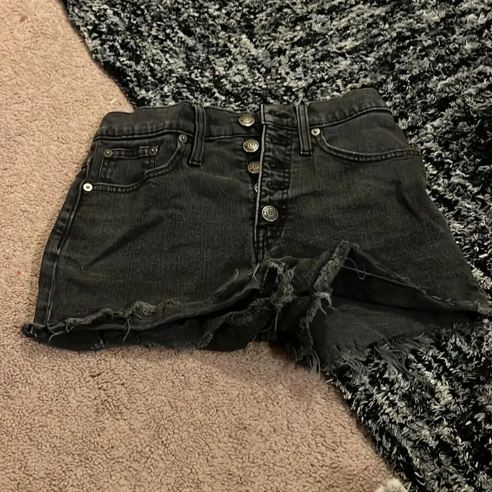 Madewell button‎ fly black shorts 24